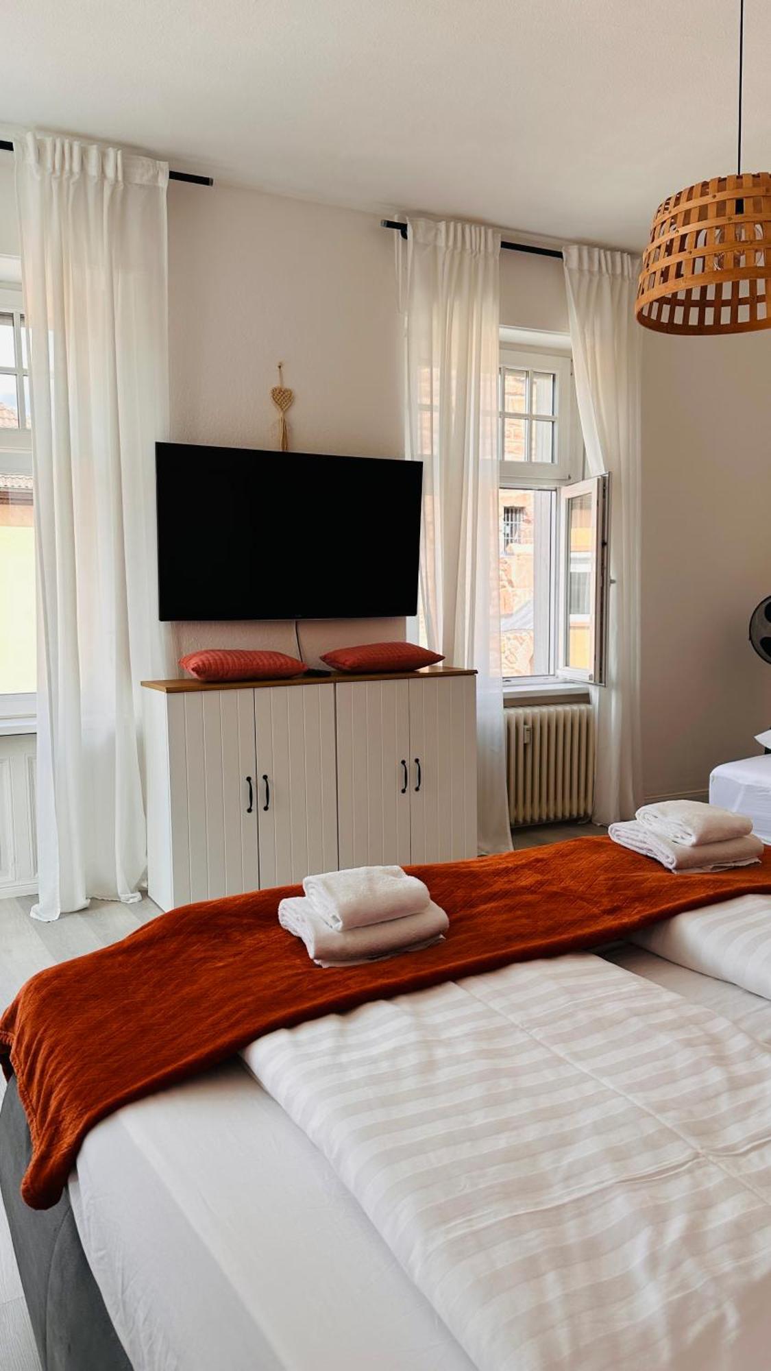 Amao-Brown I Exklusives City-Apartment I 85Qm I Privatparkplatz & Komfort I King-Size Bed Lahr  Dış mekan fotoğraf